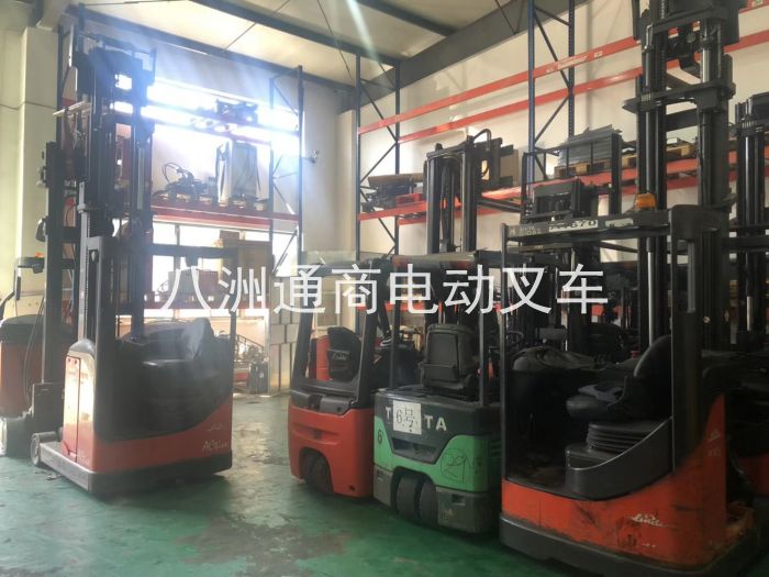 德國(guó)原裝進(jìn)口二手林德電動(dòng)叉車 (17)