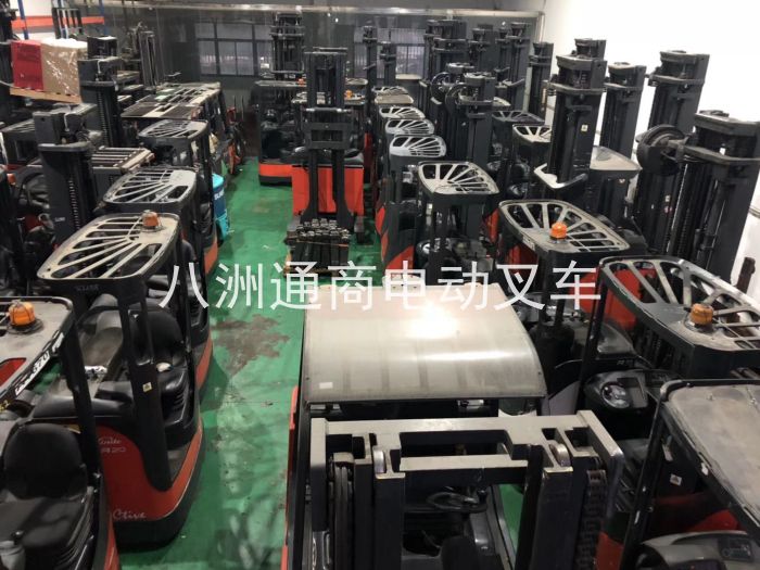 德國(guó)原裝進(jìn)口二手林德電動(dòng)叉車 (23)